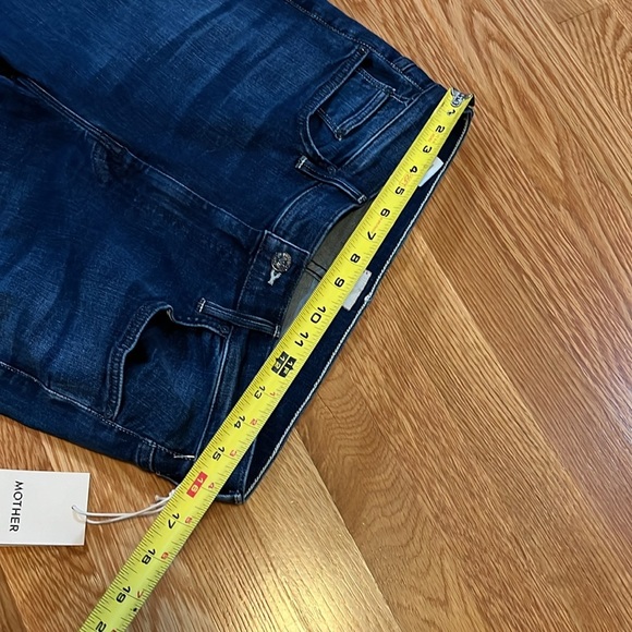MOTHER The Weekender Fray Size 32 NWT - Picture 3 of 13